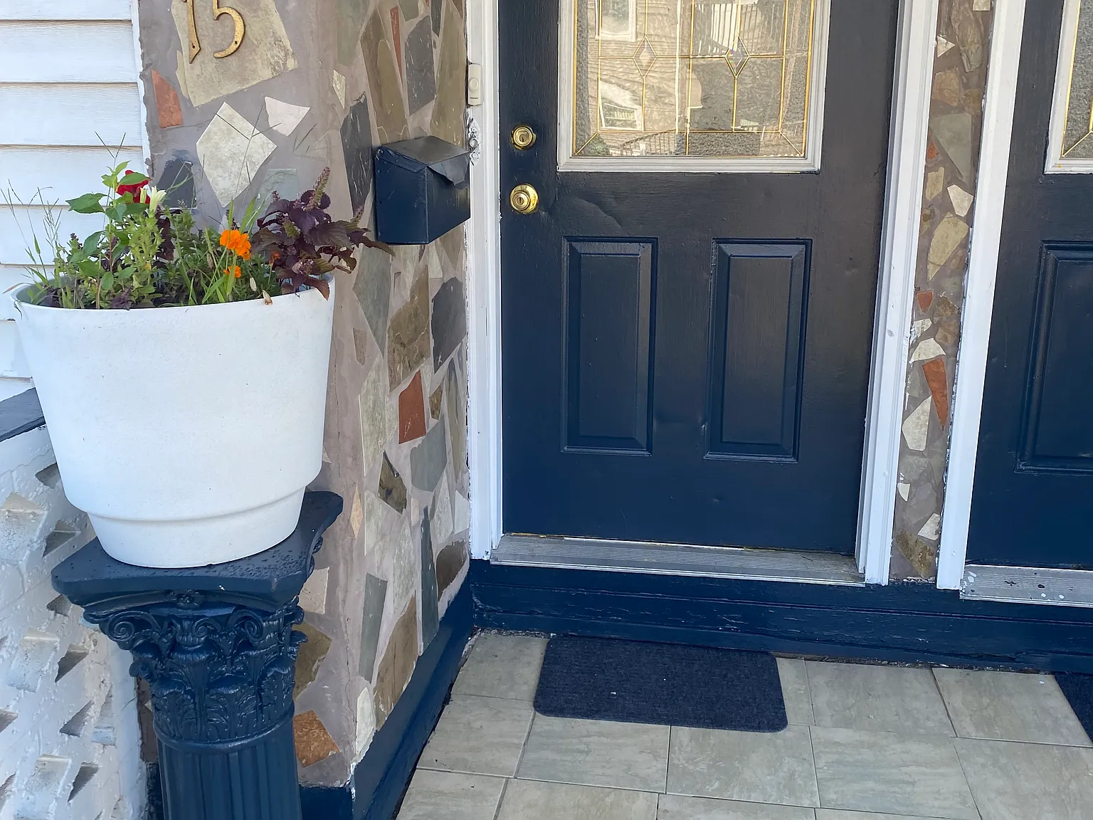 3 bed, 2000 sqft, $1,900 — Photo 3