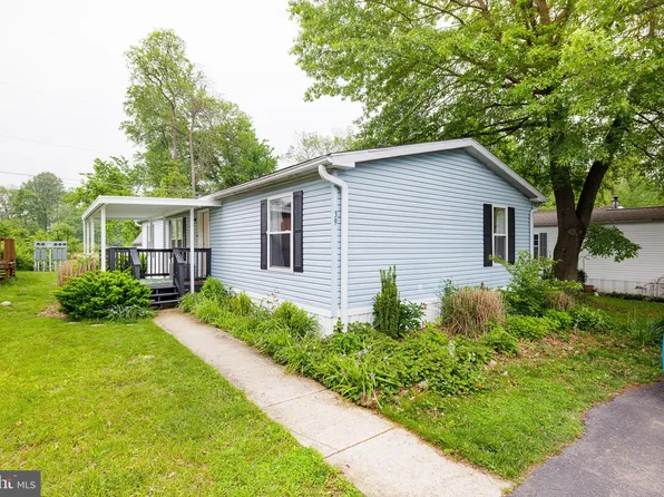 39 Patton Dr, Honey Brook, PA 19344