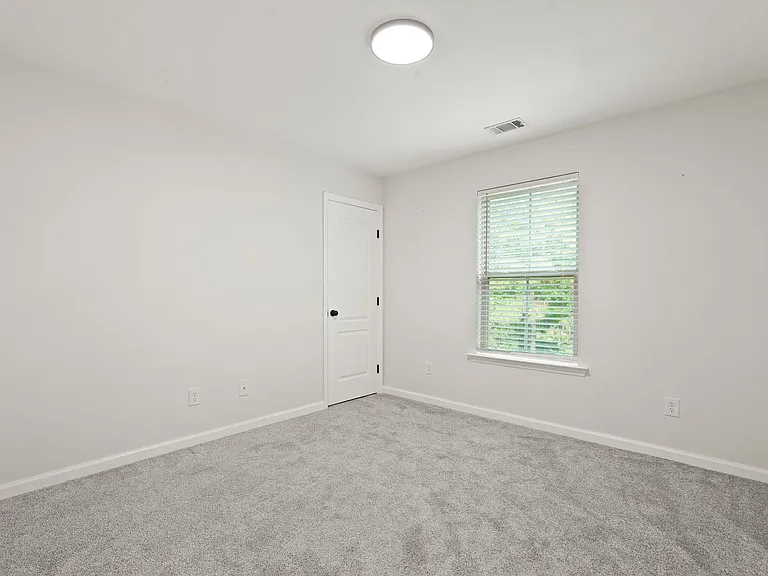 168 Green Paddock Cir — Photo 39