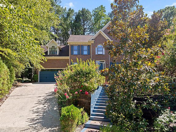 2nd image of 206 Park Valley Ln