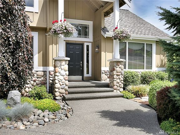 3rd image of 803 125th Avenue Ct E