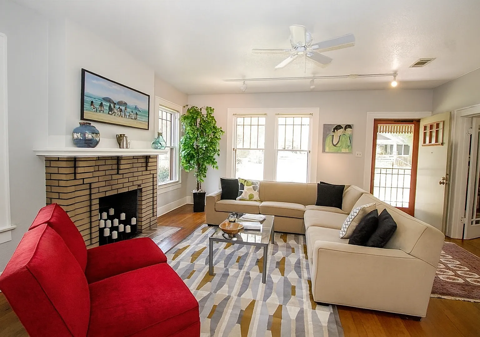 1115 W 22 1/2 st - Best located house in West Campus, 7 large bedrooms open floorplan. — Photo 2