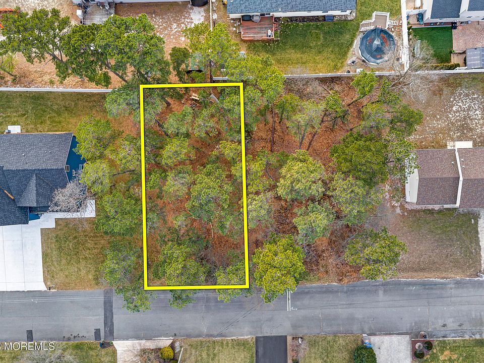 1st image of 1024 3rd Avenue