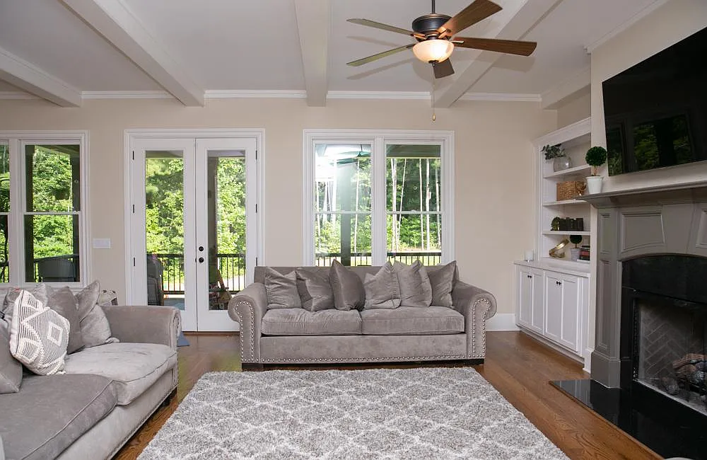 475 Woodward Dr — Photo 4