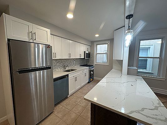 3rd image of 24-55 Crescent St #2