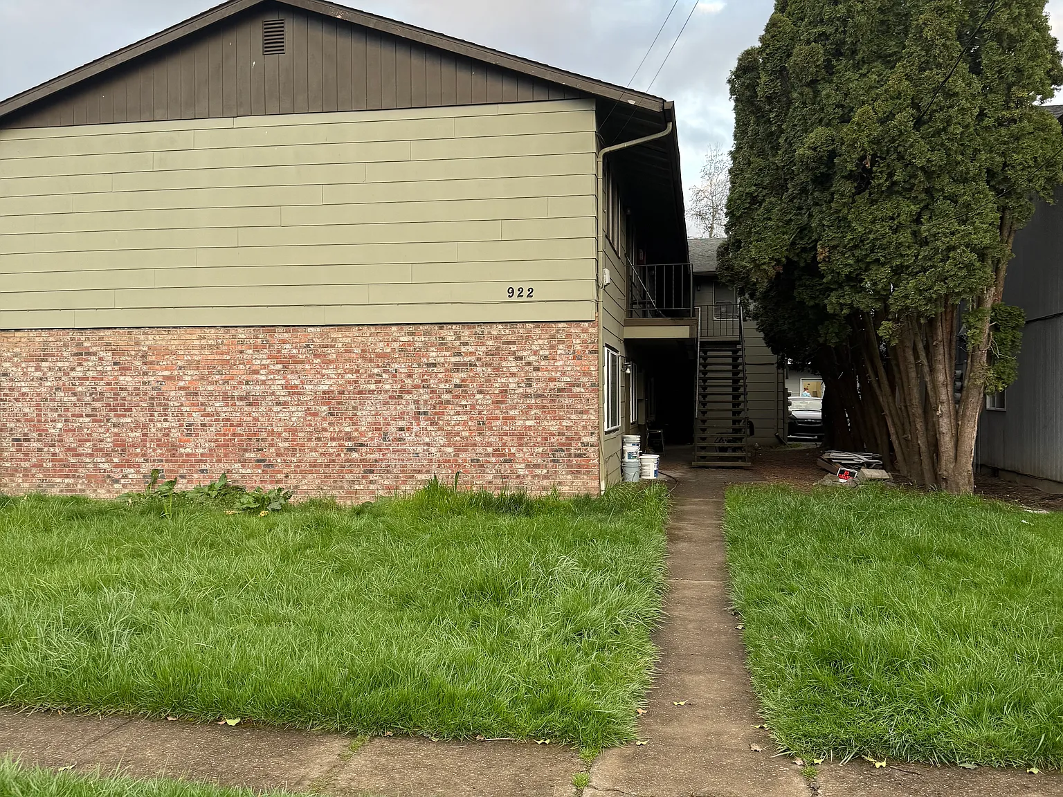 2 bed, 850 sqft, $1,550 — Photo 1