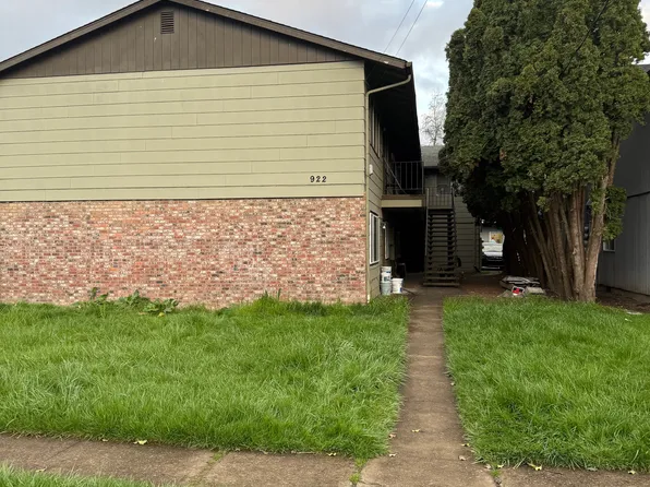 922 8th Ave APT 1, Longview, WA 98632