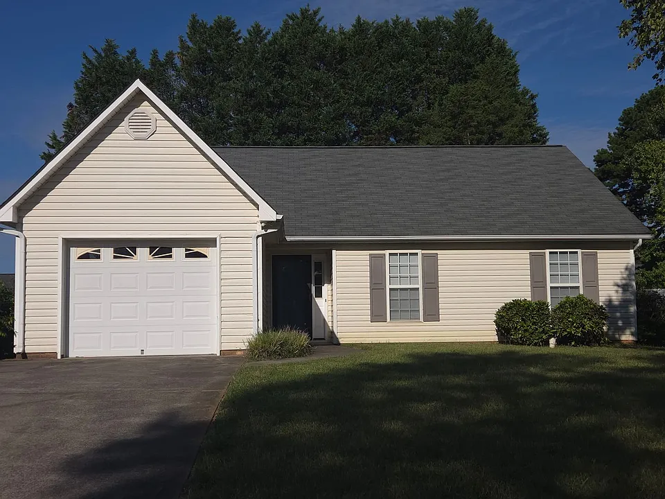2025 Ardmore Village Ln