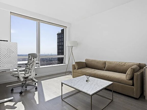 4th image of 1 City Point APT 43F