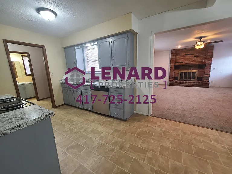 1361 E Gretna St — Photo 7