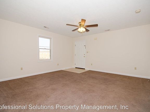 3rd image of 413 Jason Dr APT 1