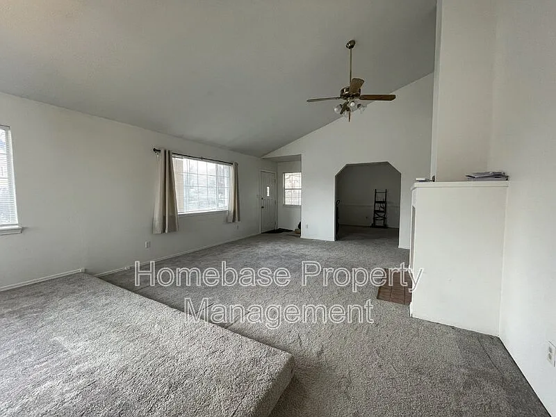 2 bed, 2.0 bath, 1328 sqft, $1,695 — Photo 3