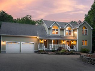 114 Phillips Ln, Chepachet, RI 02814