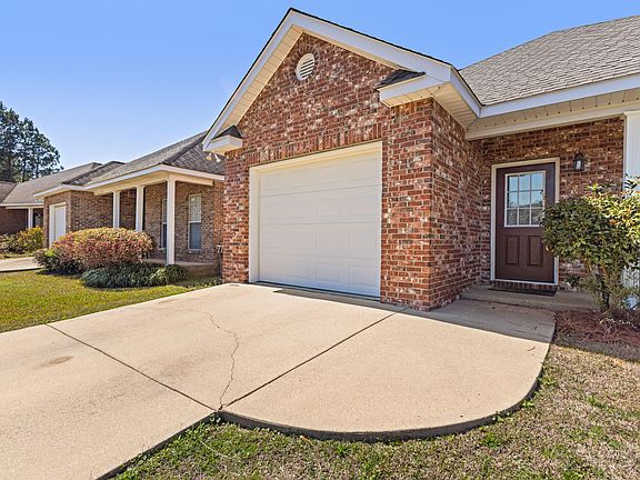 4th image of 7 Oxford Dr