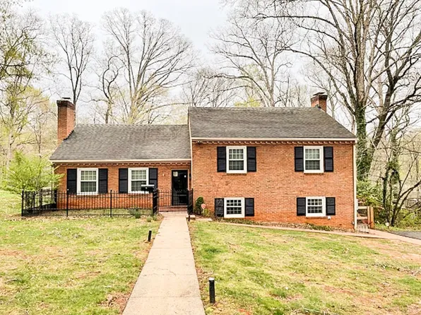 1428 Club Dr, Lynchburg, VA 24503