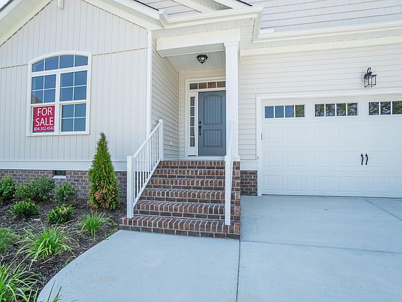 Closeup Front Exterior