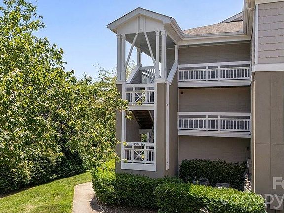 3rd image of 1338 Torrence Cir #29