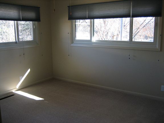 4th image of 2535 Stockwell St