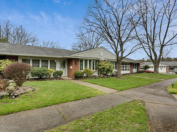 3rd image of 600C Lake Point Dr #1003