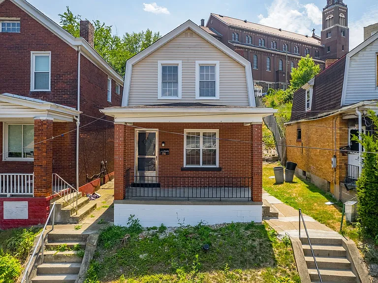 1712 Amanda St — Photo 4