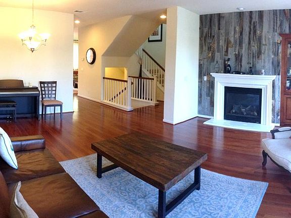 3rd image of 209 Olive Hill Dr