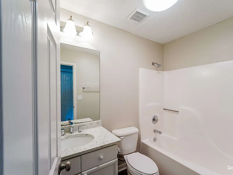 6725 Crossbrook Ln — Photo 8