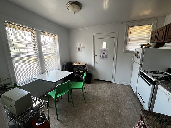 4th image of 7311 N Greenview Ave #2