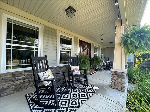 3rd image of 6936 Breckenwood Dr