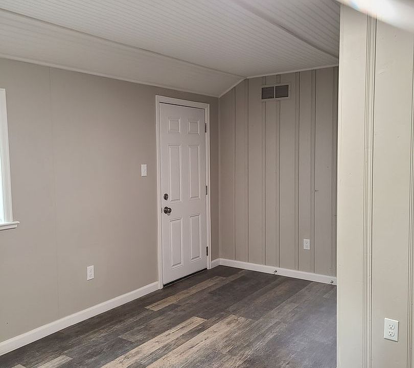 2nd image of 619 N 3rd St #2