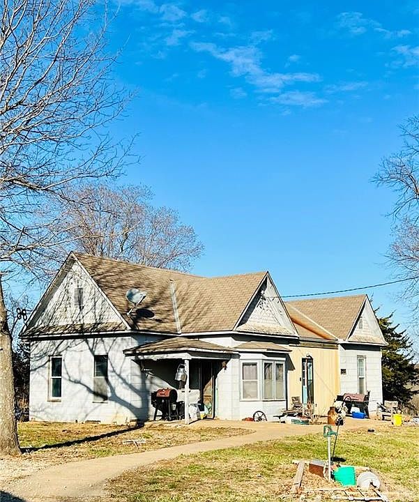2nd image of 29856 Crescent Hill Rd