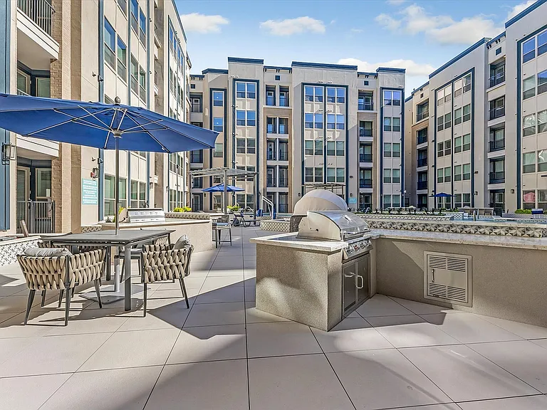 96-10 Crawford St-84