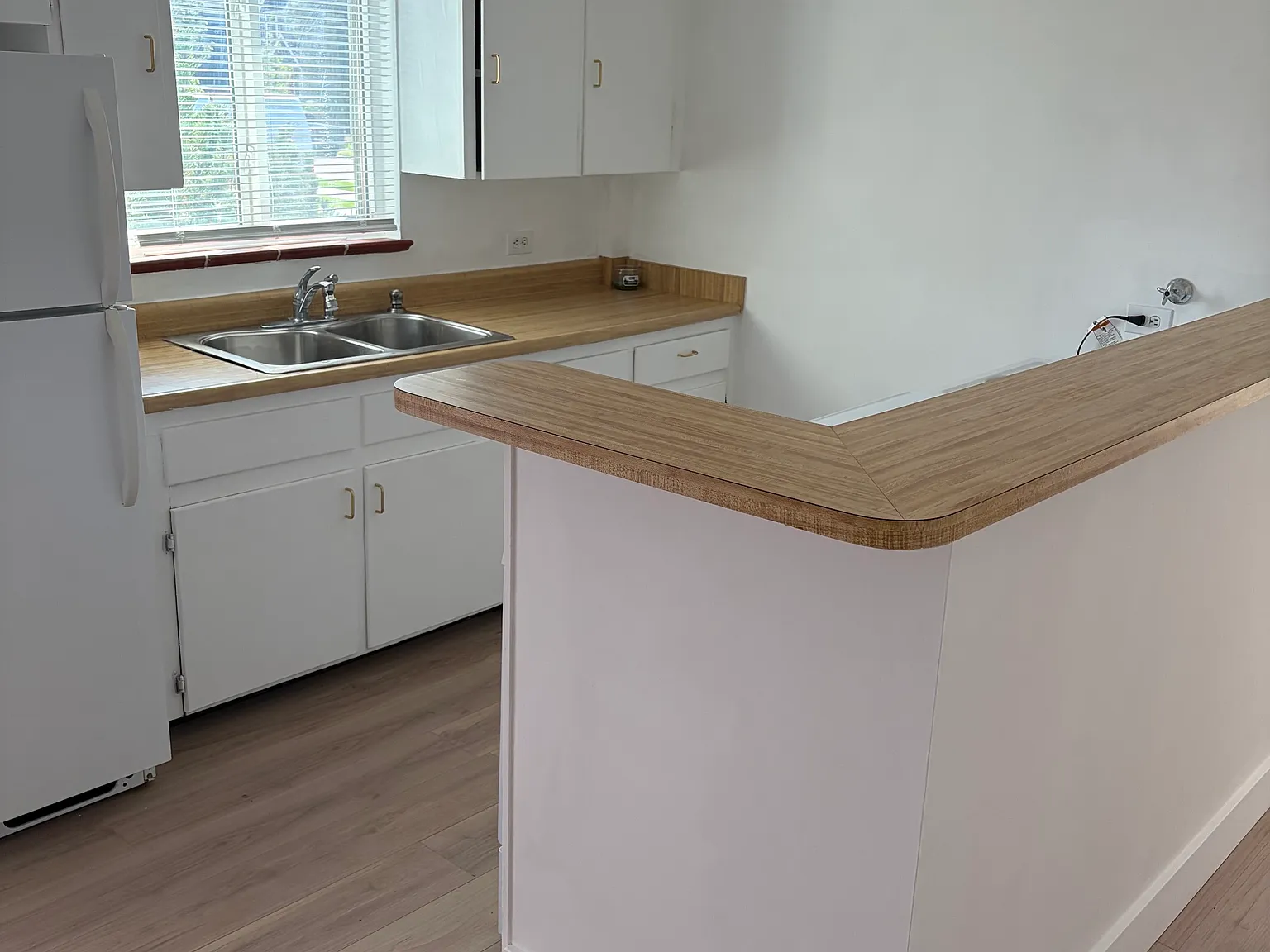 2 bed, 700 sqft, $1,800 — Photo 2