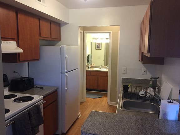 3rd image of 4533 Meadowview Ct APT 1A