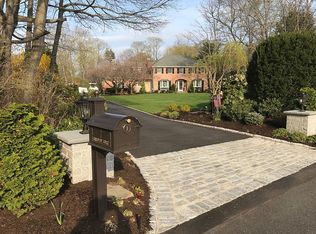 7 Crestview Ct, Bayport, NY 11705