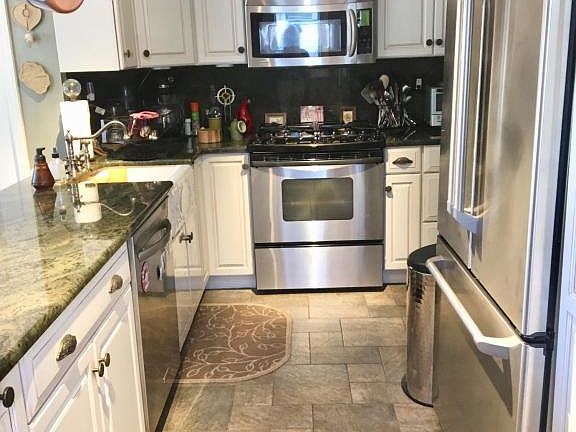 3rd image of 138 Montreal Ave