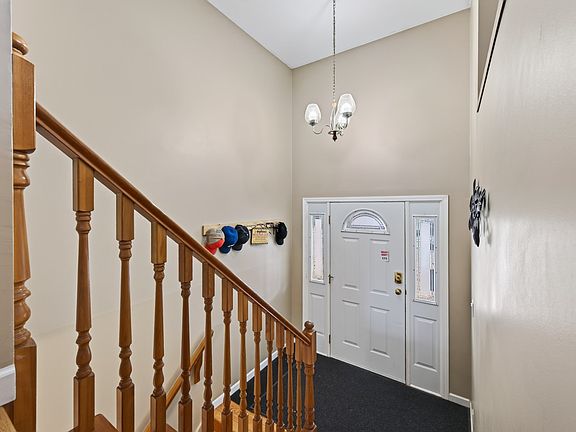 5th image of 2063 Castillou Cres