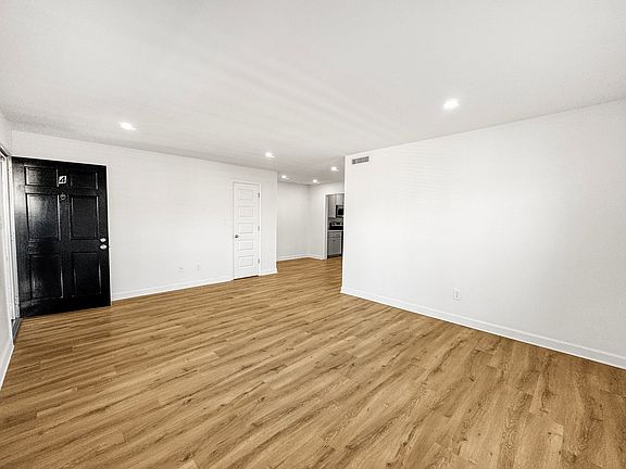 5th image of 3741 Sunset Ave #B-4