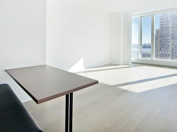 3rd image of 50 West St #17B