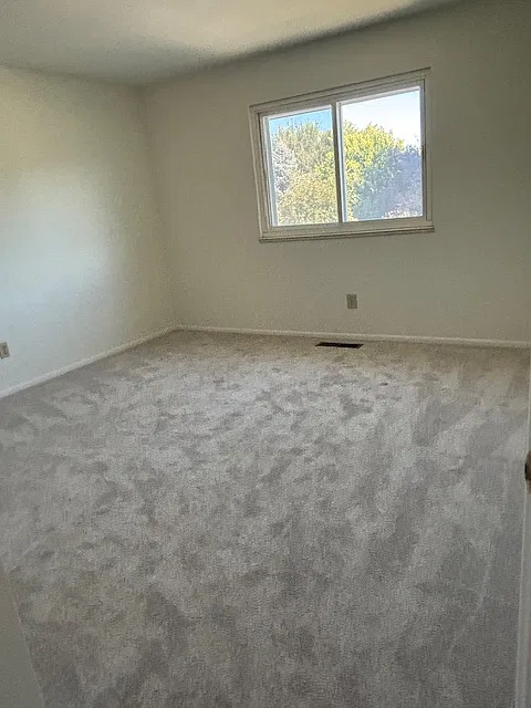 3 bed, 1753 sqft, $1,300 — Photo 2