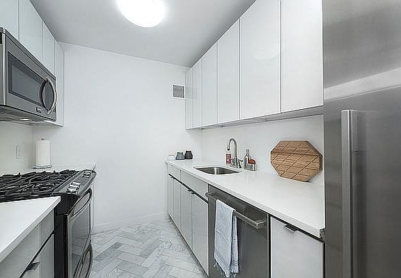 3rd image of 275 South St APT 8O