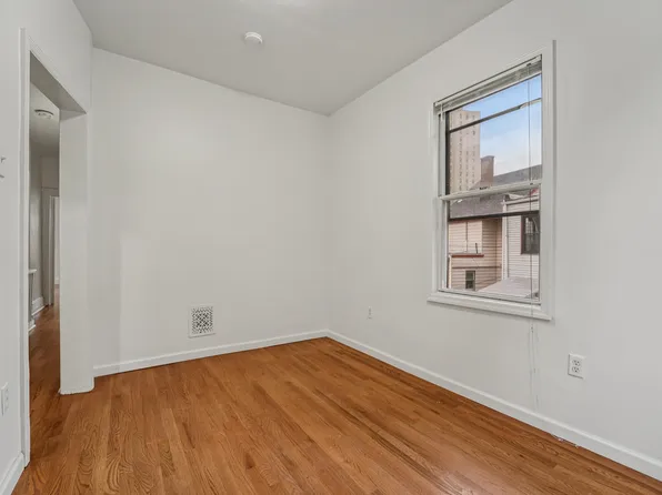 9 Howard Place image 22 of 38