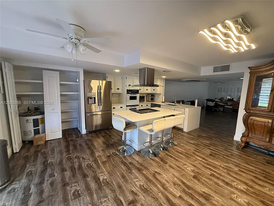 1st image of 2606 NE 10th St #2606