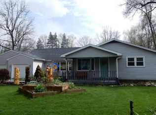 2028 Robinson Rd, Lansing, MI 48910