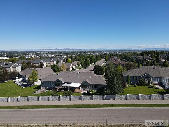 3rd image of 326 Eagle Summit St