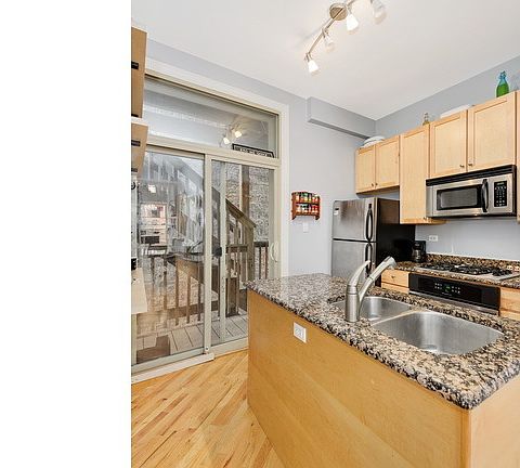 5th image of 921 N Campbell Ave APT 1N
