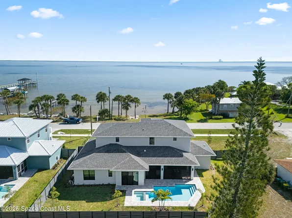 5306 Riveredge Dr, Titusville, FL 32780