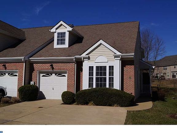 2nd image of 120 Victoria Falls Ln