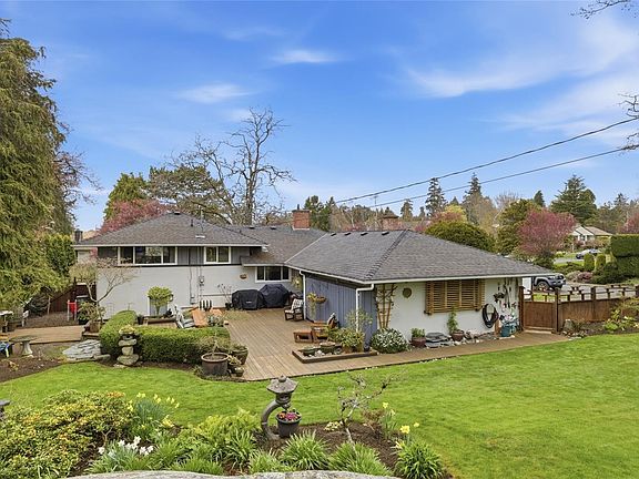 3rd image of 3223 Henderson Rd