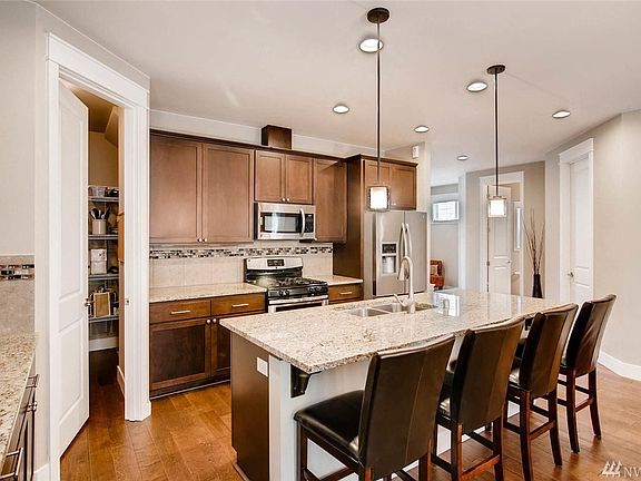 3rd image of 20705 1st Ave W