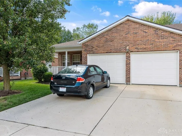 3015 Greentree Dr, Jamestown, OH 45335